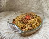 Foto langkah ke 5 dari resep Indomie Goreng Nyemek Sosis Bakso.