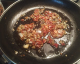 Foto del paso 1 de la receta: Arroz negro marinero