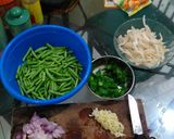 Foto langkah ke 2 dari resep Tumis Buncis Jamur.