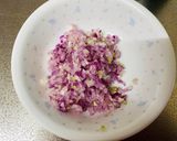 A picture of step 1 of Balsamic Vinegar and Soy Sauce Dressing.