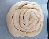 Foto del paso 3 de la receta: Espiral de hojaldre relleno de jamón york y mozzarella