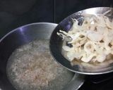 Foto langkah ke 5 dari resep Sup Bayam Jamur Bakso.