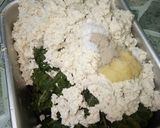 Foto langkah ke 2 dari resep Rolade tahu daun singkong.