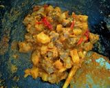 Foto langkah ke 5 dari resep Sambal Goreng Kentang Ati Ampela.