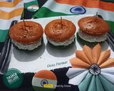 A picture of step 10 of Tiranga Idli Cake Sandwich.