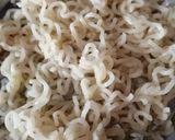 A picture of step 2 of Chinese Maggi.