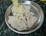 A picture of step 2 of Crunchy Sweet Balls.