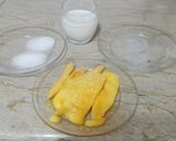 A picture of step 1 of Mango milkshake.
