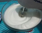 Foto langkah ke 6 dari resep Double Cheese Chiffon Cake.