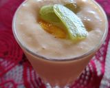 A picture of step 4 of Muskmelon smoothie.