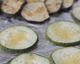 Foto del paso 3 de la receta: Bocata de verduras asadas y huevo poché
