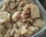 Foto langkah ke 1 dari resep Tumis brokoli tahu ayam.