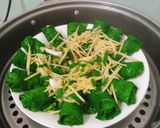 Hình bước làm 3 của món Cải xanh cuộn chả cá