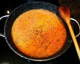 Foto del paso 2 de la receta: Sopa de tomate al albahaca con macarrones y huevo