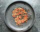 Foto langkah ke 2 dari resep Sambal Mangga Kweni.
