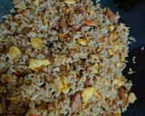 Foto langkah ke 7 dari resep Nasi Goreng Istimewa.