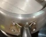 कुकर वाली अरबी टमाटर की सब्ज़ी(COOKER WAKI ALOO TAMATAR RECIPE IN HINDI) रेसिपी चरण 6 फोटो