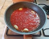 Foto del passaggio 1 della ricetta Farfalle al ragù di zucchine genovesi e scalogno