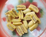 Foto langkah ke 2 dari resep 69. Pisang Bolen Cokju Simple.