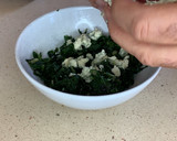 Foto del paso 3 de la receta: Saquitos de hojaldre con acelgas y queso azul