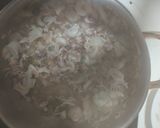 Foto del paso 2 de la receta: Arroz con calamares y gambas