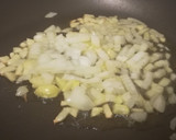 Foto del paso 1 de la receta: Tortilla de alcachofas y jamón