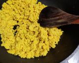 A picture of step 2 of Semolina Ladoos.