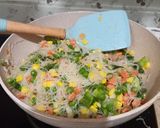 Foto langkah ke 1 dari resep Pastel isi Sayuran Bihun.