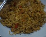 Foto langkah ke 7 dari resep Nasi goreng keriting.