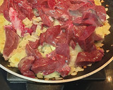 Foto del paso 4 de la receta: Hígado de cordero encebollado
