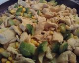 Foto del paso 1 de la receta: Pollo con calabacitas y elote