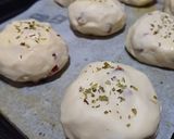 Foto del paso 4 de la receta: Pancitos de salame y queso
