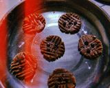 Foto langkah ke 4 dari resep Cookies Coklat Teflon.