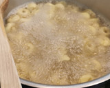 Foto del paso 4 de la receta: Tortellini de carne a la crema con jamón y Parmesano