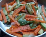 Foto del paso 3 de la receta: Filete de pescado al cilantro con verduras