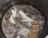 Foto langkah ke 3 dari resep Sayur Bayam Bumbu Kunci.