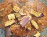 Gambar langkah 4 resipi Ayam Sambal Terung Goreng.