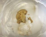 Foto del paso 1 de la receta: Salsa Monik de yogur y eneldo para acompañar el salmón