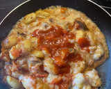 Foto del paso 4 de la receta: Gnocchis con huevos y champiñones en salsa de tomate