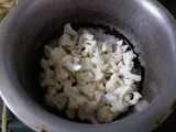 फ्लॉवर ची कुरकुरीत भजी (Flowerchi Bhajji Recipe In Marathi)