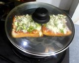A picture of step 4 of Bread Pizza.