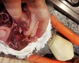 Foto del paso 1 de la receta: Osobuco guisado en olla presión