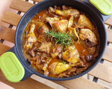 Foto del paso 12 de la receta: Pollo asado con níscalos y senderuelas