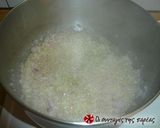 A picture of step 2 of Multicolored giouvetsi.