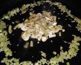 Foto del paso 3 de la receta: Fideuá pato, setas y foie