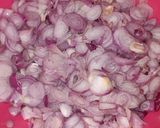 Foto langkah ke 1 dari resep Bawang goreng kriuk ala basria.