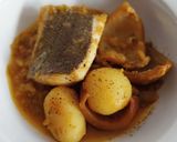 Foto del paso 15 de la receta: Merluza y sepia en salsa con patatas