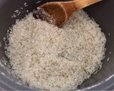 Foto del paso 1 de la receta: Arroz con tallitos de espinaca