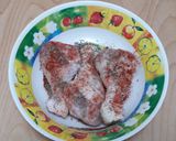 Pas rețetă Pulpițe la cuptor cu cartofi prăjiți și salată 1 fotografie