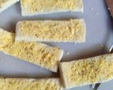 Foto langkah ke 3 dari resep Garlic Bread Oregano (Roti Tawar).